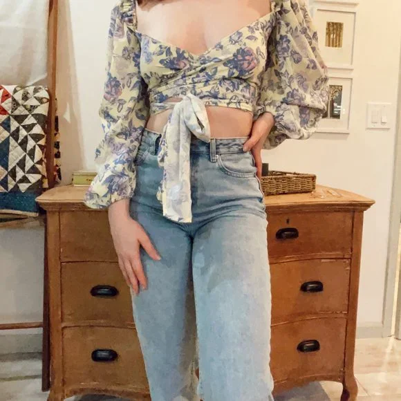 The Brunch Club Tammy Floral Top (size US s) - Picture 2 of 3